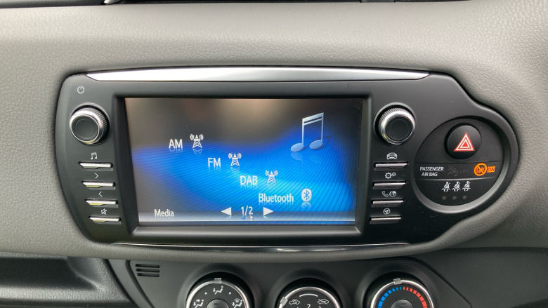 Toyota Yaris 1.5 VVT-i Icon 5dr Petrol Hatchback